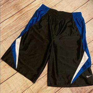 Nike Boys Basketball Shorts size Small